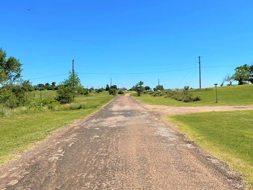 .35 Acre TX Triple Lot Near Lake : Howardwick : Donley County : Texas