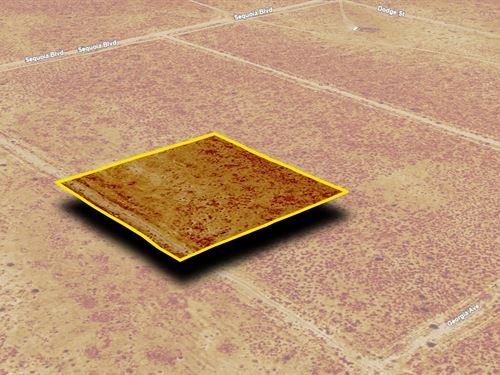 Lot Near Golf Course : Edwards : Kern County : California
