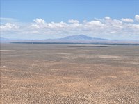 Privacy, Space & Mountain Views : Belen : Valencia County : New Mexico