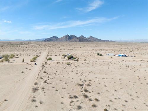 Desert Land with Power : Wellton : Yuma County : Arizona