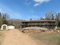 Large Home on Nearly 5Ac : Pine Lake : Oneida County : Wisconsin