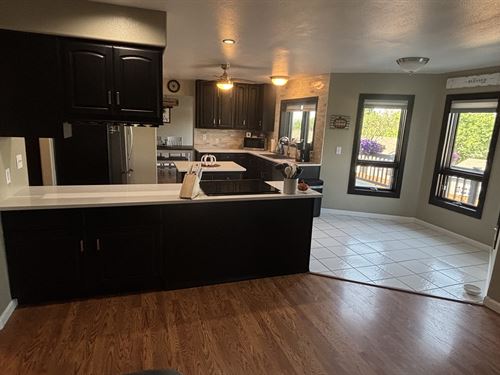 Stunning Open-Concept Home : Torrington : Goshen County : Wyoming