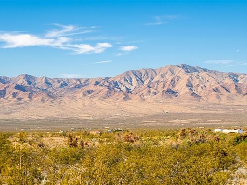 Bordering 640 Acres of Public Land : Dolan Springs : Mohave County : Arizona