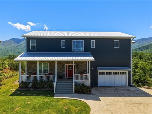 360-Degree Smoky Mountain Views : Cosby : Cocke County : Tennessee