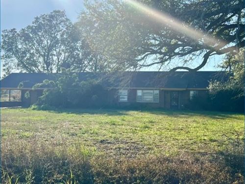 Home in Washington County at 525 DE : Hollandale : Washington County : Mississippi