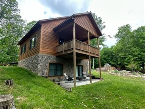 Cabin in The Woods : Independence : Grayson County : Virginia