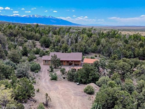 Beautiful Custom-Built Traditional : Crestone : Saguache County : Colorado