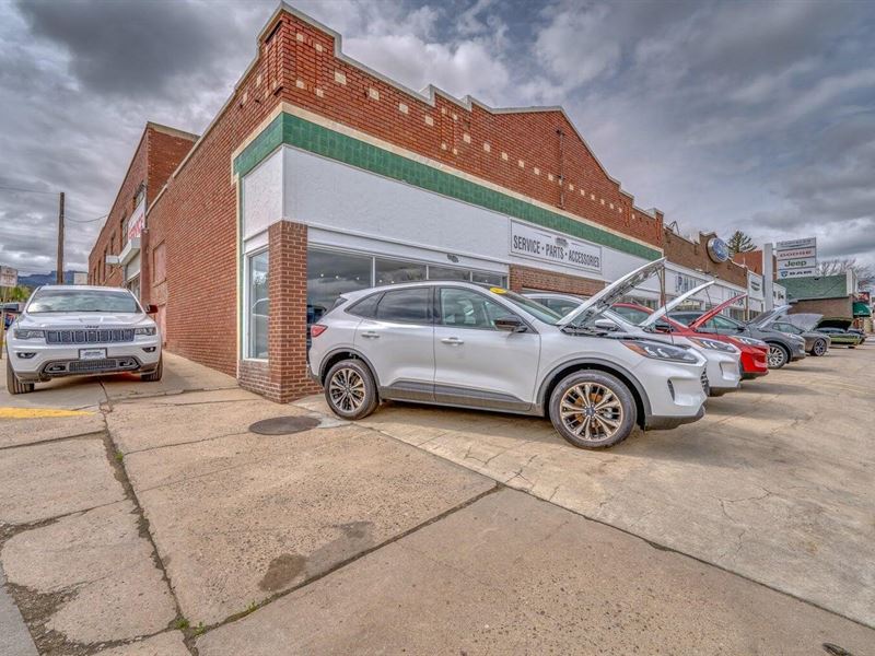 High-Traffic Automotive Property : Trinidad : Las Animas County : Colorado