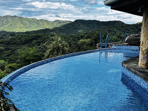 Luxury Mountain Estate on 1.98 Acre : Guanacaste : Costa Rica