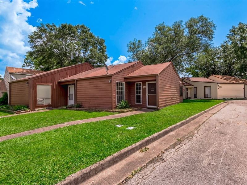 29 Driving Range Lane, Trinity, Te : Trinity : Trinity County : Texas