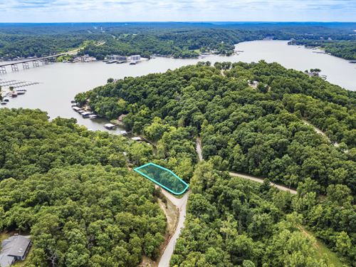Homesite on Lake of The Ozarks : Camdenton : Camden County : Missouri
