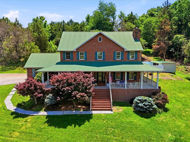 Cherokee Lake Access Home with Pool : Talbott : Hamblen County : Tennessee